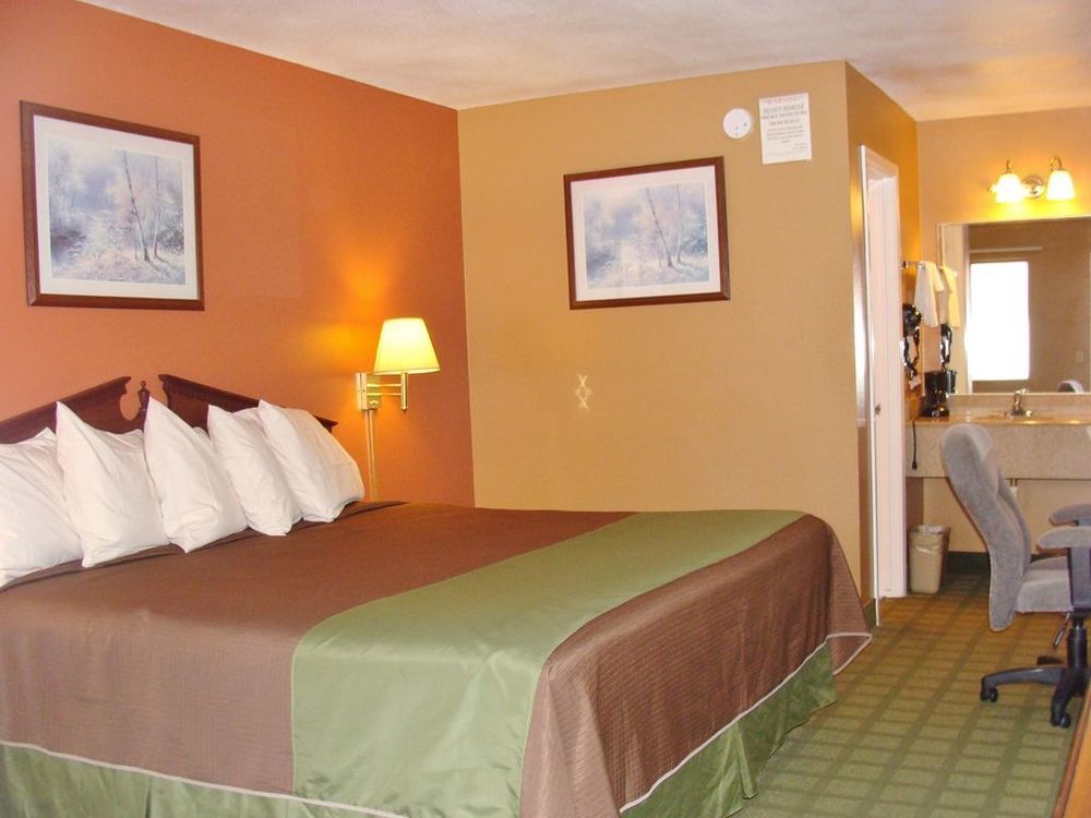 Americas Best Value Inn And Suites Siloam Springs Room photo